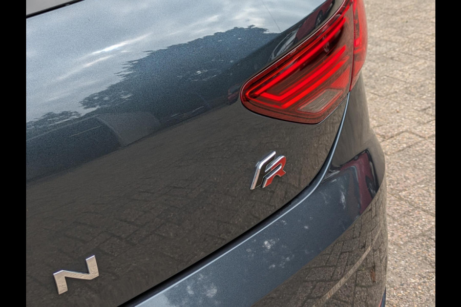 Seat Leon 1.5 TSI FR Business Intense DSG|Camera|Keyless-Entry|Virtual-Cockpit|LED|Stoelverwarming|Apple-Carplay/Android-Auto