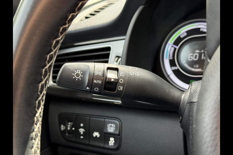 Kia Niro 1.6 GDi Hybrid ExecutiveLine 2e Eigenaar,Dealer Onderhouden,Navi,Leder,Camera,Clima,Cruise,Pdc V+A,Lm velgen,Apk tot 02-2027