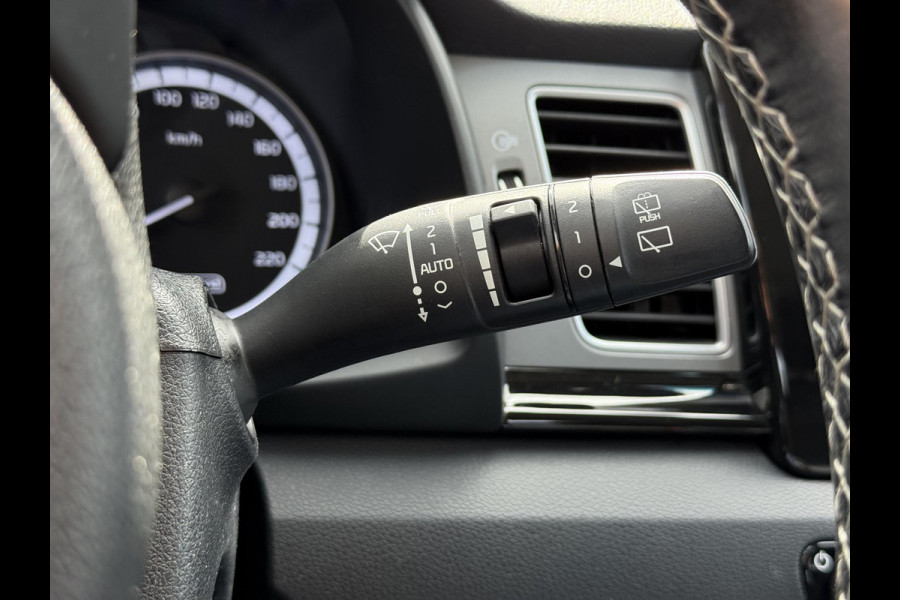 Kia Niro 1.6 GDi Hybrid ExecutiveLine 2e Eigenaar,Dealer Onderhouden,Navi,Leder,Camera,Clima,Cruise,Pdc V+A,Lm velgen,Apk tot 02-2027