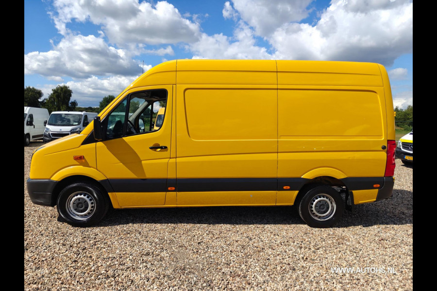 Volkswagen Crafter 35 2.0 TDI L2H2, Euro 6 140PK , Apk Aug. 2026 , Airco , cruise , camera, Post NL Uitvoering , Nette bus.