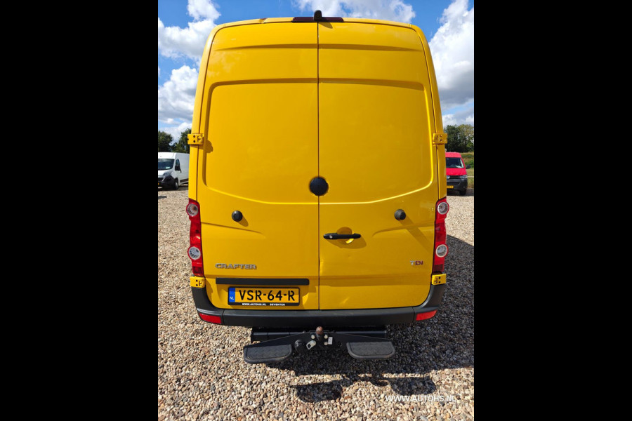 Volkswagen Crafter 35 2.0 TDI L2H2, Euro 6 140PK , Apk Aug. 2026 , Airco , cruise , camera, Post NL Uitvoering , Nette bus.