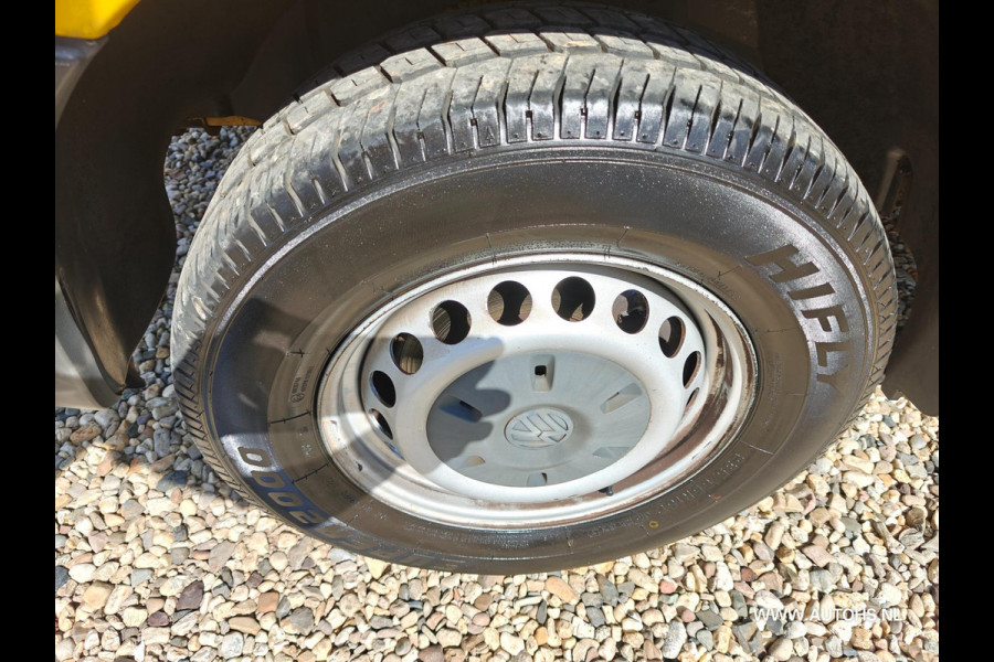 Volkswagen Crafter 35 2.0 TDI L2H2, Euro 6 140PK , Apk Aug. 2026 , Airco , cruise , camera, Post NL Uitvoering , Nette bus.