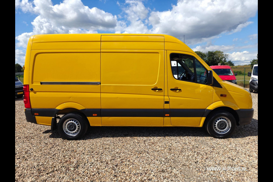 Volkswagen Crafter 35 2.0 TDI L2H2, Euro 6 140PK , Apk Aug. 2026 , Airco , cruise , camera, Post NL Uitvoering , Nette bus.