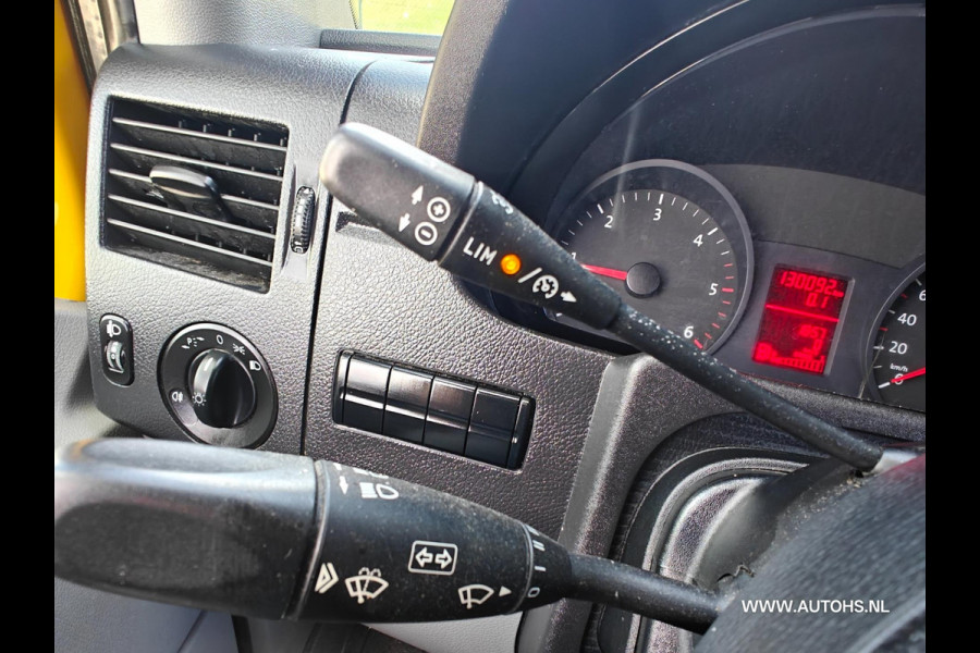 Volkswagen Crafter 35 2.0 TDI L2H2, Euro 6 140PK , Apk Aug. 2026 , Airco , cruise , camera, Post NL Uitvoering , Nette bus.