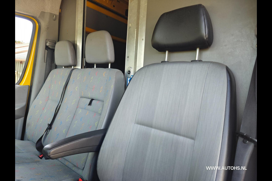 Volkswagen Crafter 35 2.0 TDI L2H2, Euro 6 140PK , Apk Aug. 2026 , Airco , cruise , camera, Post NL Uitvoering , Nette bus.