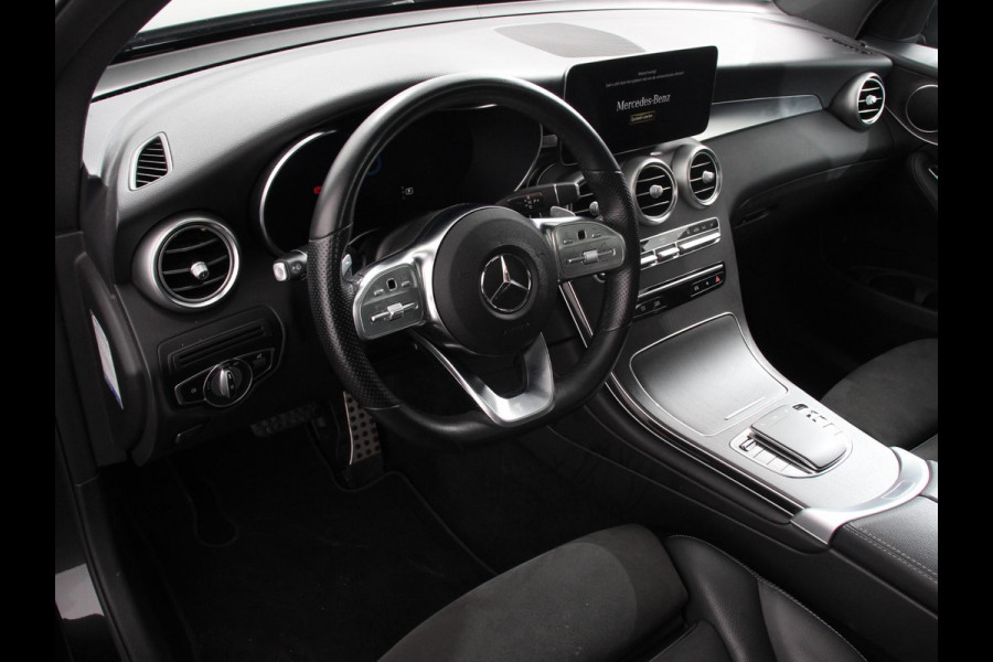 Mercedes-Benz GLC 300e 4MATIC AMG Line PHEV Mercedes-Benz GLC-klasse 300e 4MATIC AMG Line | Panoramadak | 360* Camera | Ambiente Verlichting | 19 Inch Lichtmetalen Velgen |