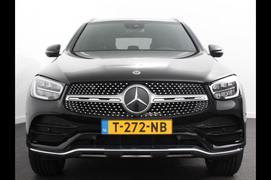 Mercedes-Benz GLC 300e 4MATIC AMG Line PHEV Mercedes-Benz GLC-klasse 300e 4MATIC AMG Line | Panoramadak | 360* Camera | Ambiente Verlichting | 19 Inch Lichtmetalen Velgen |