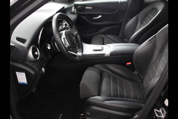 Mercedes-Benz GLC 300e 4MATIC AMG Line PHEV Mercedes-Benz GLC-klasse 300e 4MATIC AMG Line | Panoramadak | 360* Camera | Ambiente Verlichting | 19 Inch Lichtmetalen Velgen |