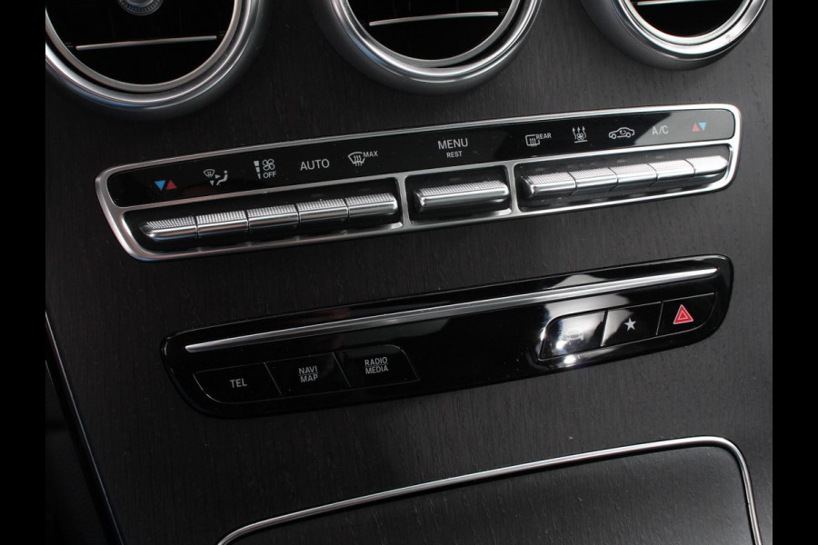 Mercedes-Benz GLC 300e 4MATIC AMG Line PHEV Mercedes-Benz GLC-klasse 300e 4MATIC AMG Line | Panoramadak | 360* Camera | Ambiente Verlichting | 19 Inch Lichtmetalen Velgen |