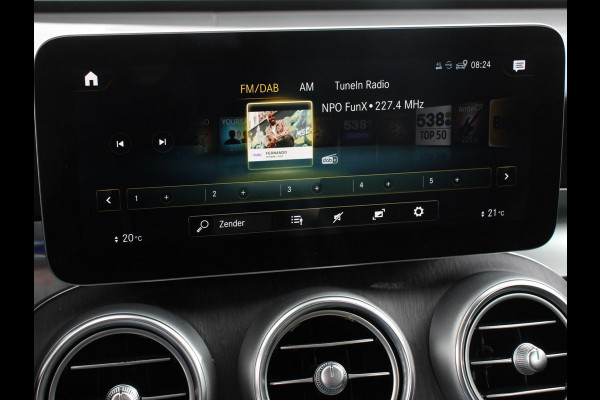 Mercedes-Benz GLC 300e 4MATIC AMG Line PHEV Mercedes-Benz GLC-klasse 300e 4MATIC AMG Line | Panoramadak | 360* Camera | Ambiente Verlichting | 19 Inch Lichtmetalen Velgen |