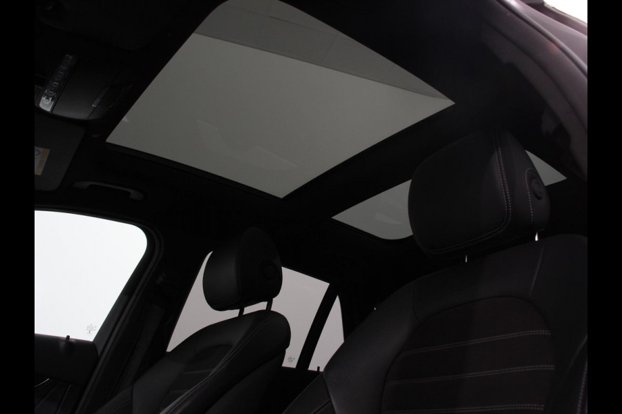 Mercedes-Benz GLC 300e 4MATIC AMG Line PHEV Mercedes-Benz GLC-klasse 300e 4MATIC AMG Line | Panoramadak | 360* Camera | Ambiente Verlichting | 19 Inch Lichtmetalen Velgen |