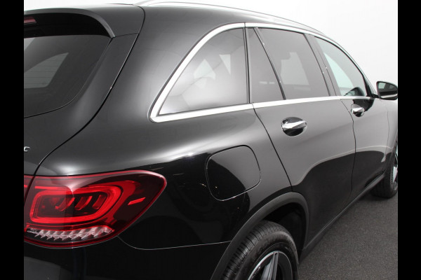Mercedes-Benz GLC 300e 4MATIC AMG Line PHEV Mercedes-Benz GLC-klasse 300e 4MATIC AMG Line | Panoramadak | 360* Camera | Ambiente Verlichting | 19 Inch Lichtmetalen Velgen |