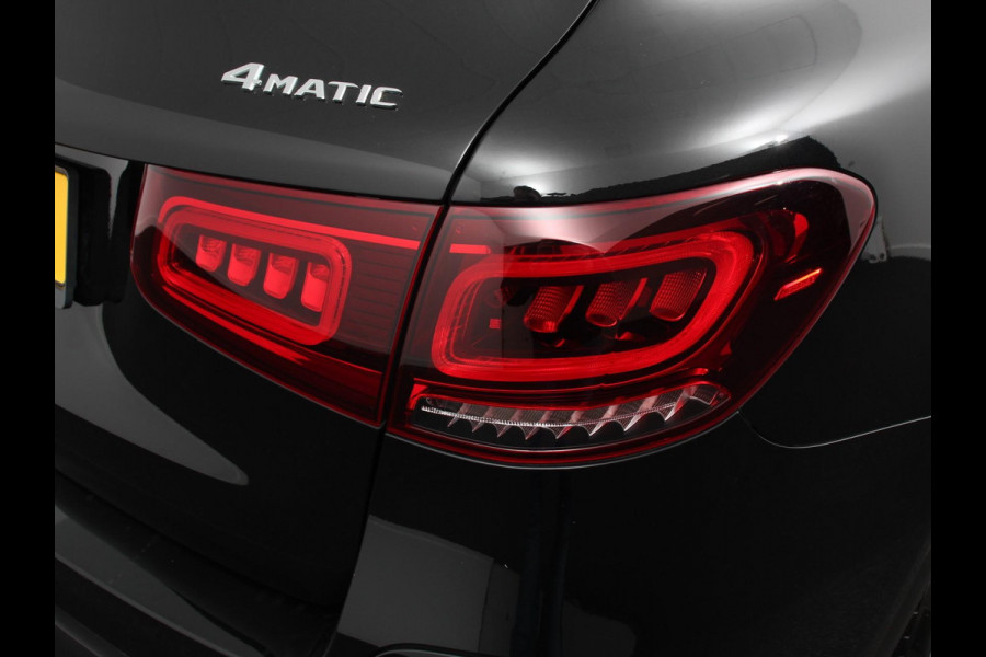 Mercedes-Benz GLC 300e 4MATIC AMG Line PHEV Mercedes-Benz GLC-klasse 300e 4MATIC AMG Line | Panoramadak | 360* Camera | Ambiente Verlichting | 19 Inch Lichtmetalen Velgen |