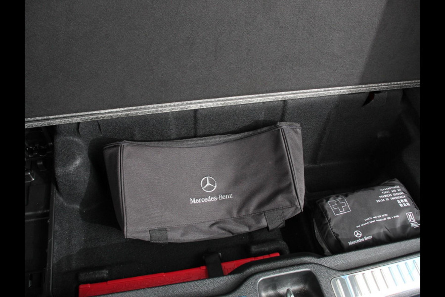 Mercedes-Benz GLC 300e 4MATIC AMG Line PHEV Mercedes-Benz GLC-klasse 300e 4MATIC AMG Line | Panoramadak | 360* Camera | Ambiente Verlichting | 19 Inch Lichtmetalen Velgen |