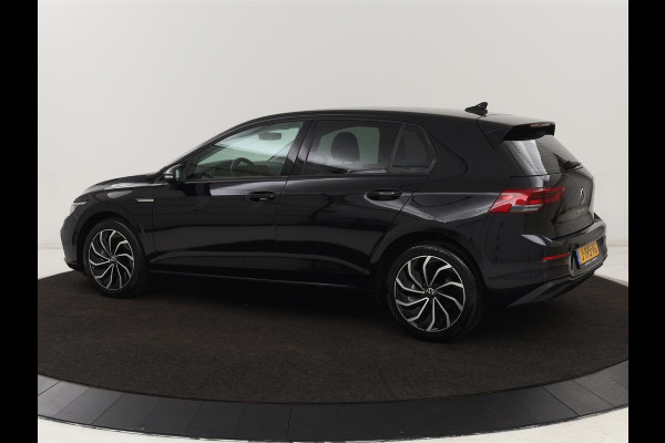Volkswagen Golf 1.5 TSI Life | Stoel & stuurverwarming | Carplay | Adaptive cruise | Sfeerverlichting | Navigatie | Full LED | Parkeerhulp