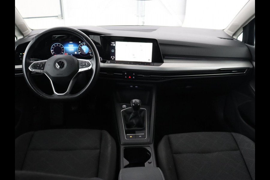 Volkswagen Golf 1.5 TSI Life | Stoel & stuurverwarming | Carplay | Adaptive cruise | Sfeerverlichting | Navigatie | Full LED | Parkeerhulp