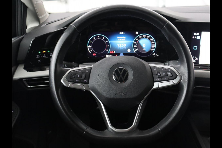 Volkswagen Golf 1.5 TSI Life | Stoel & stuurverwarming | Carplay | Adaptive cruise | Sfeerverlichting | Navigatie | Full LED | Parkeerhulp