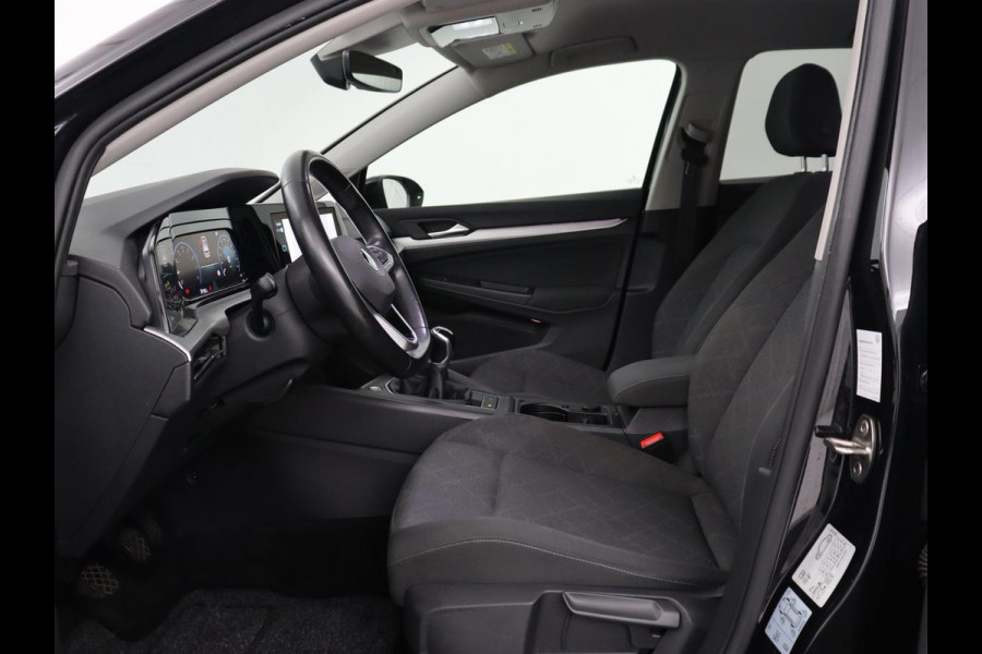 Volkswagen Golf 1.5 TSI Life | Stoel & stuurverwarming | Carplay | Adaptive cruise | Sfeerverlichting | Navigatie | Full LED | Parkeerhulp