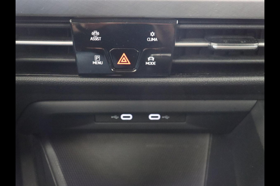 Volkswagen Golf 1.5 TSI Life | Stoel & stuurverwarming | Carplay | Adaptive cruise | Sfeerverlichting | Navigatie | Full LED | Parkeerhulp