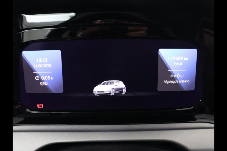 Volkswagen Golf 1.5 TSI Life | Stoel & stuurverwarming | Carplay | Adaptive cruise | Sfeerverlichting | Navigatie | Full LED | Parkeerhulp