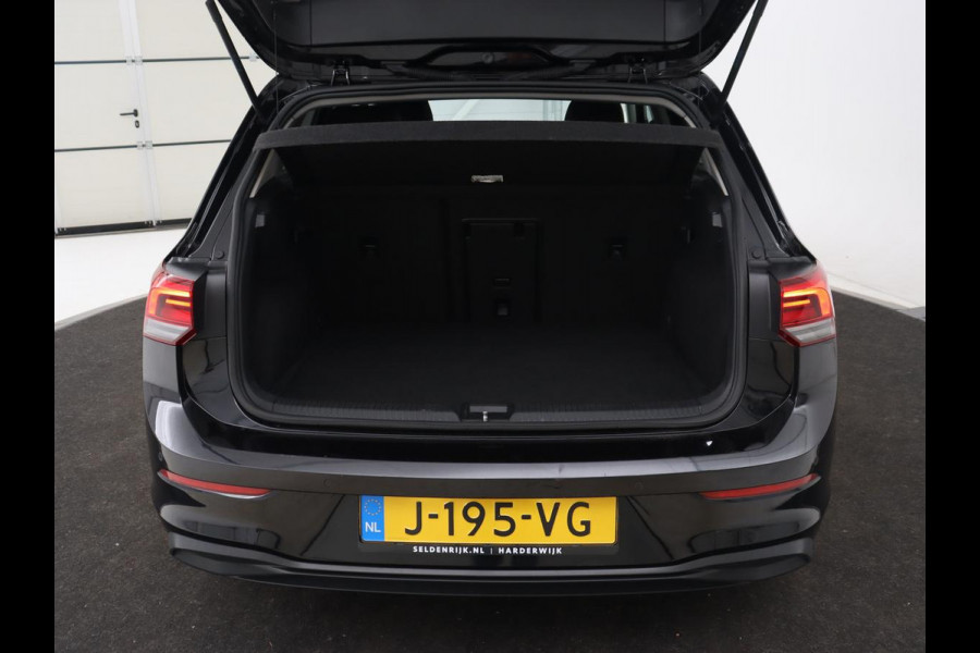 Volkswagen Golf 1.5 TSI Life | Stoel & stuurverwarming | Carplay | Adaptive cruise | Sfeerverlichting | Navigatie | Full LED | Parkeerhulp