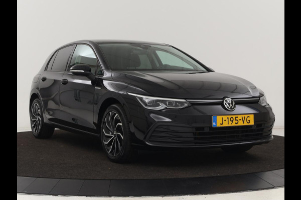 Volkswagen Golf 1.5 TSI Life | Stoel & stuurverwarming | Carplay | Adaptive cruise | Sfeerverlichting | Navigatie | Full LED | Parkeerhulp