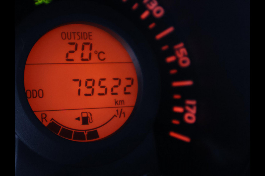 Toyota Aygo 1.0 VVT-i X-Joy | Navigatie | Climate Control | Camera | Lichtmetalen velgen |