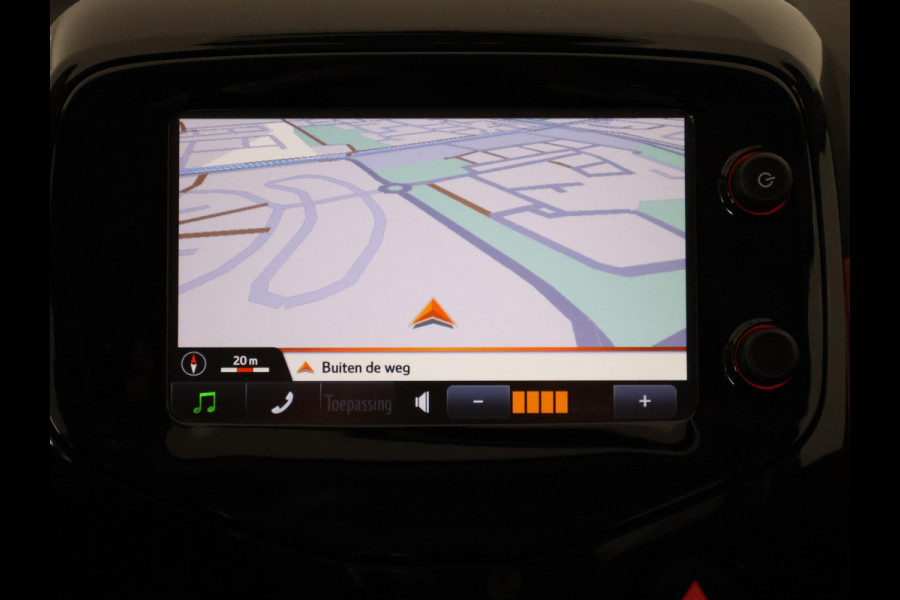 Toyota Aygo 1.0 VVT-i X-Joy | Navigatie | Climate Control | Camera | Lichtmetalen velgen |