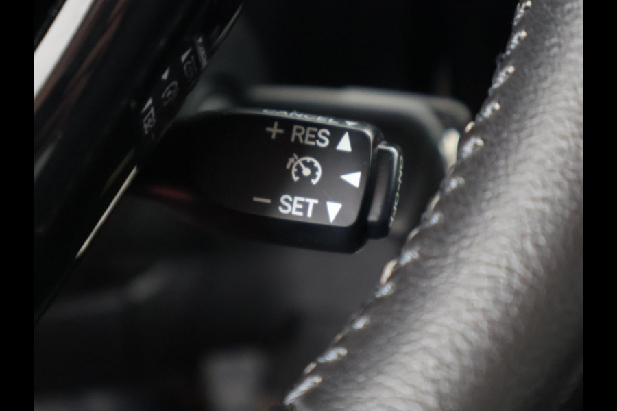 Toyota Aygo 1.0 VVT-i X-Joy | Navigatie | Climate Control | Camera | Lichtmetalen velgen |