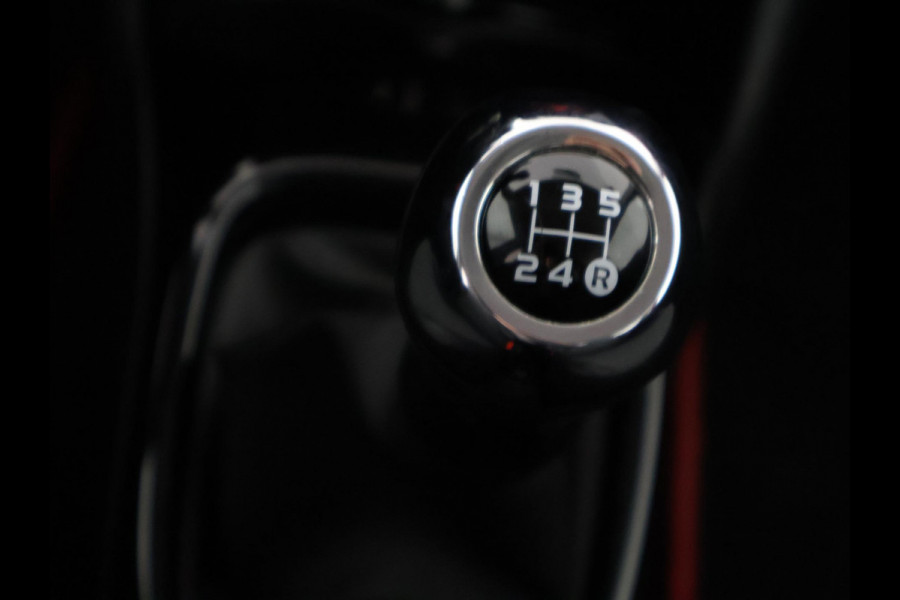 Toyota Aygo 1.0 VVT-i X-Joy | Navigatie | Climate Control | Camera | Lichtmetalen velgen |