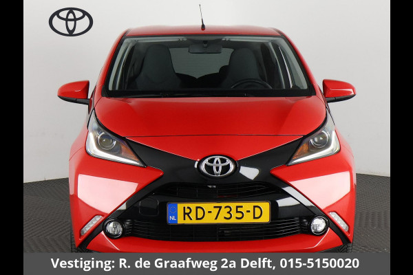 Toyota Aygo 1.0 VVT-i X-Joy | Navigatie | Climate Control | Camera | Lichtmetalen velgen |