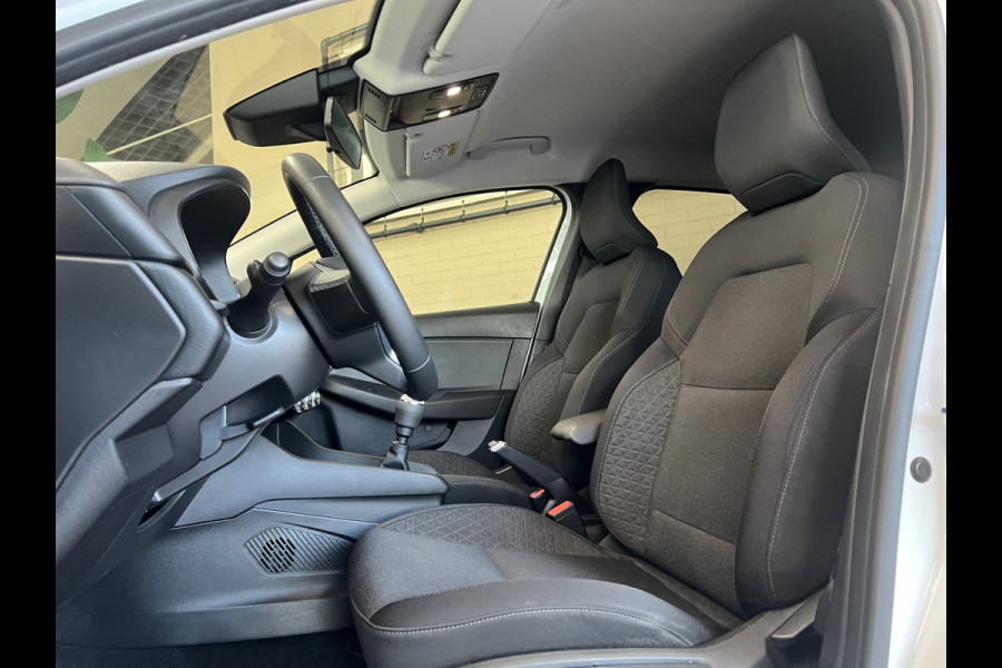 Renault Clio 1.0 TCe 90 Techno | Navi | Carplay | 17" | Camera | PDC V+A | Stoelverwarming | Keurig nette auto!