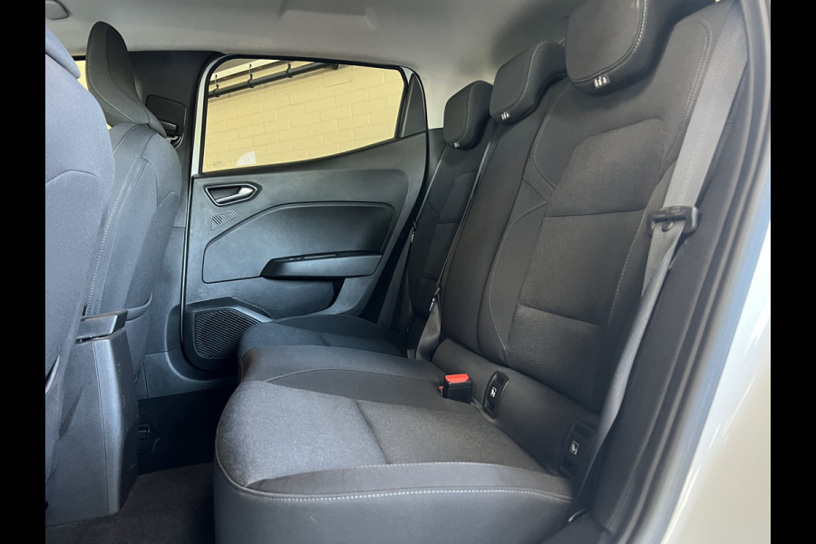 Renault Clio 1.0 TCe 90 Techno | Navi | Carplay | 17" | Camera | PDC V+A | Stoelverwarming | Keurig nette auto!