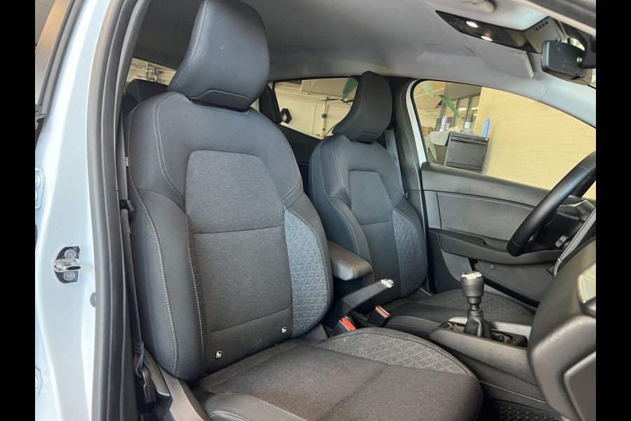 Renault Clio 1.0 TCe 90 Techno | Navi | Carplay | 17" | Camera | PDC V+A | Stoelverwarming | Keurig nette auto!