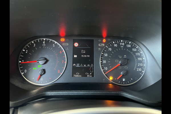 Renault Clio 1.0 TCe 90 Techno | Navi | Carplay | 17" | Camera | PDC V+A | Stoelverwarming | Keurig nette auto!