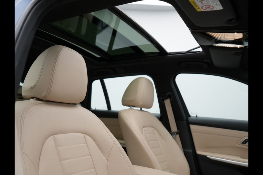 BMW 3 Serie Touring 330e Plug in Hybrid 293pk Dealer O.H | PHEV | Trekhaak Afneembaar | Panodak | Camera | 19" L.M |  Apple Carplay | LED | Leder | DAB |