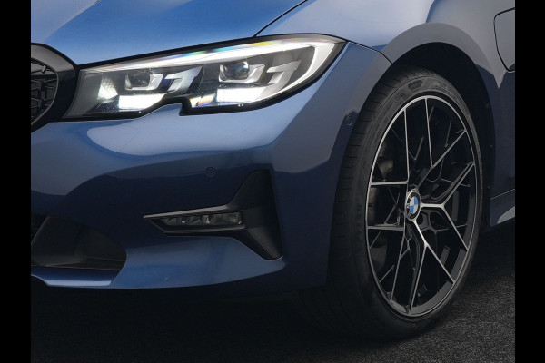 BMW 3 Serie Touring 330e Plug in Hybrid 293pk Dealer O.H | PHEV | Trekhaak Afneembaar | Panodak | Camera | 19" L.M |  Apple Carplay | LED | Leder | DAB |