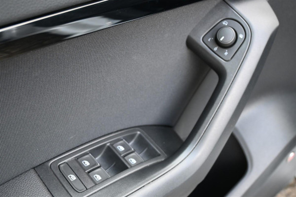 Seat Ateca 1.5 TSI FR 4Drive Virtual Trekhaak BEATS Carplay CAM '19