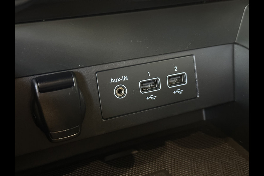 Renault Clio 1.3 TCe 130pk Edition One | Groot navi | Bose | 17" | Camera | CarPlay | Led | Dealer onderhouden!