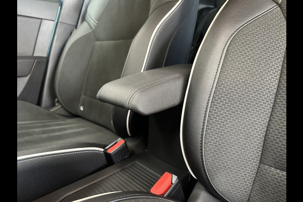 Renault Clio 1.3 TCe 130pk Edition One | Groot navi | Bose | 17" | Camera | CarPlay | Led | Dealer onderhouden!