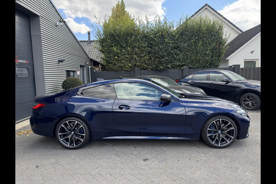 BMW 4 Serie Coupé 430i High Executive M-Sport | Panoramadak | Carbon | Head-Up Display | Camera | Harmon Kardon |
