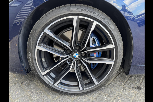 BMW 4 Serie Coupé 430i High Executive M-Sport | Panoramadak | Carbon | Head-Up Display | Camera | Harmon Kardon |