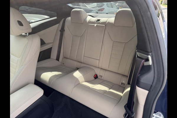 BMW 4 Serie Coupé 430i High Executive M-Sport | Panoramadak | Carbon | Head-Up Display | Camera | Harmon Kardon |