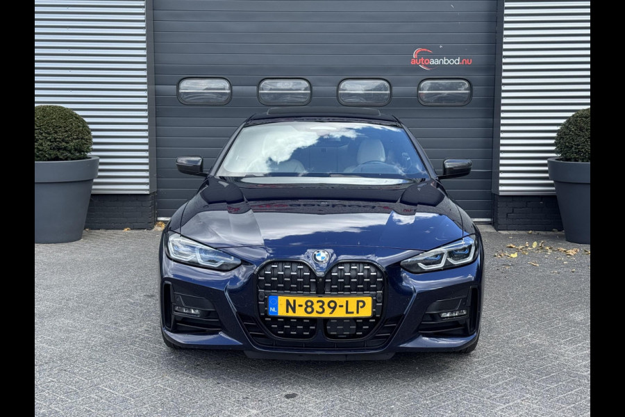 BMW 4 Serie Coupé 430i High Executive M-Sport | Panoramadak | Carbon | Head-Up Display | Camera | Harmon Kardon |
