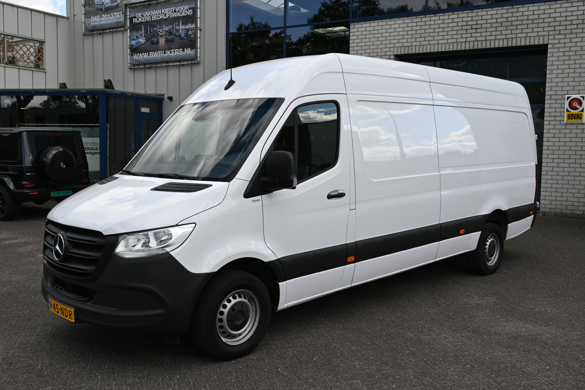 Mercedes-Benz Sprinter 317 CDI L3H2 3500 KG trekhaak, Geveerde stoel, MBUX met camera Mercedes-Benz Sprinter 317 CDI L3H2 3500 KG trekhaak, Geveerde stoel, MBUX met camera