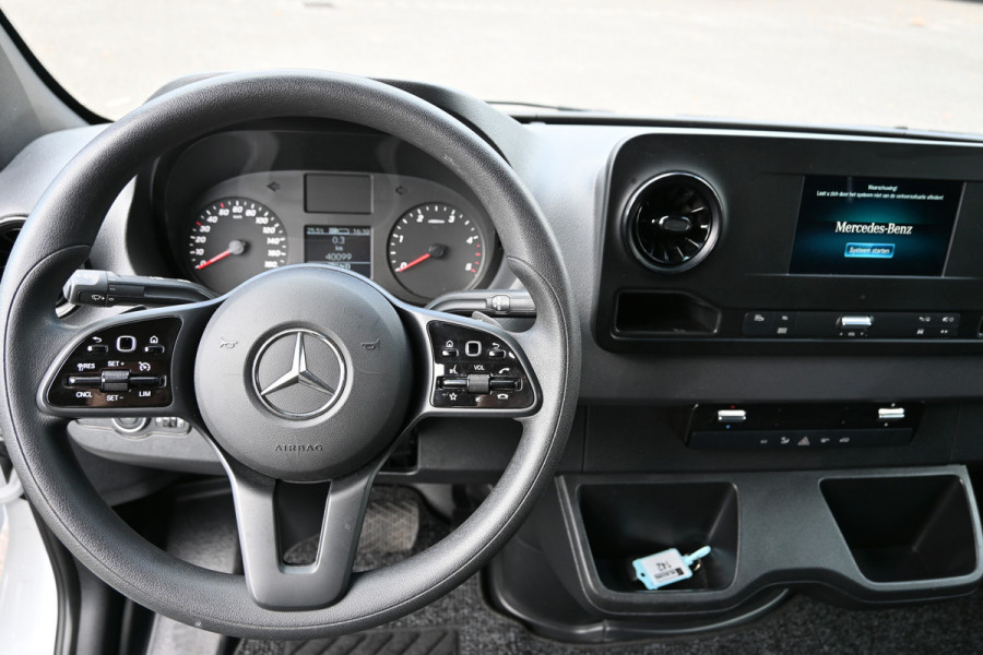 Mercedes-Benz Sprinter 317 CDI L3H2 3500 KG trekhaak, Geveerde stoel, MBUX met camera