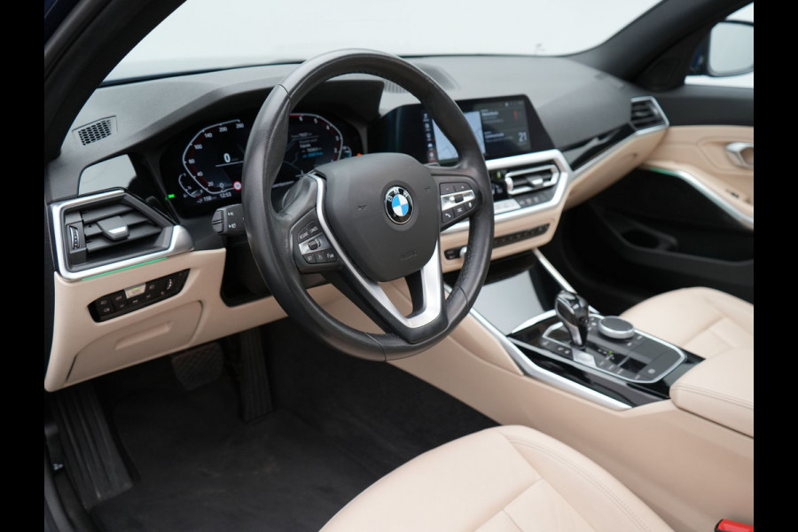 BMW 3 Serie Touring 330e Plug in Hybrid 293pk Dealer O.H | PHEV | Trekhaak Afneembaar | Panodak | Camera | 19" L.M |  Apple Carplay | LED | Leder | DAB |