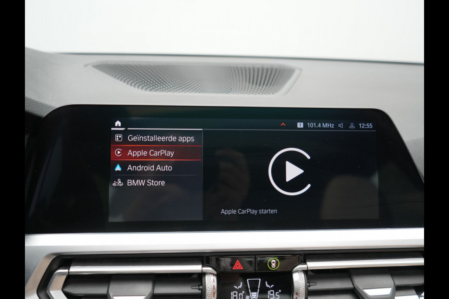 BMW 3 Serie Touring 330e Plug in Hybrid 293pk Dealer O.H | PHEV | Trekhaak Afneembaar | Panodak | Camera | 19" L.M |  Apple Carplay | LED | Leder | DAB |