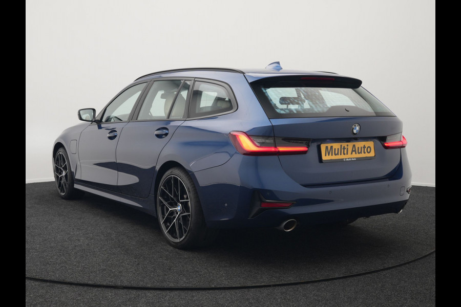 BMW 3 Serie Touring 330e Plug in Hybrid 293pk Dealer O.H | PHEV | Trekhaak Afneembaar | Panodak | Camera | 19" L.M |  Apple Carplay | LED | Leder | DAB |