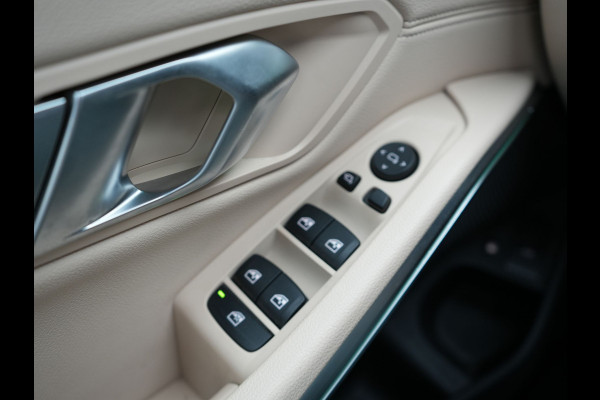 BMW 3 Serie Touring 330e Plug in Hybrid 293pk Dealer O.H | PHEV | Trekhaak Afneembaar | Panodak | Camera | 19" L.M |  Apple Carplay | LED | Leder | DAB |